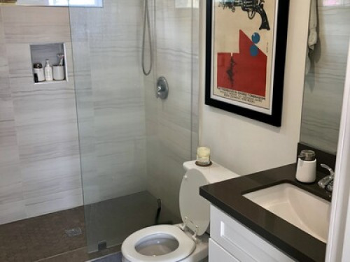 modern-chic-mid-city-bungalow-los-angeles-41457329220240814052203PM
