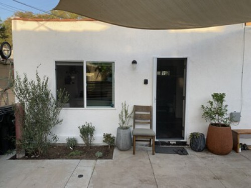 modern-chic-mid-city-bungalow-los-angeles-55477946420240814052219PM