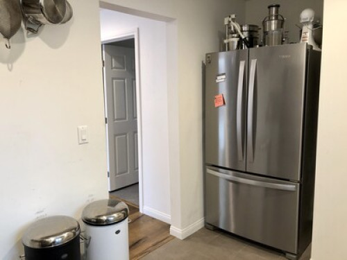 modern-chic-mid-city-bungalow-los-angeles-89838565020240814052211PM
