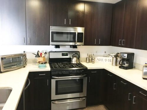 private-room-heart-of-hollywood-los-angeles-142829156620240814052938PM
