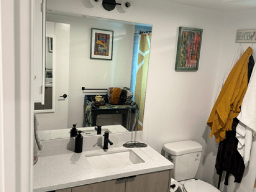 BUDGET STAY IN WEHO LUXURY BLDG  - Gallery -  5
