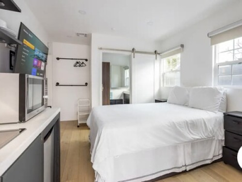 new-privet-suite-minutes-to-beaches-los-angeles-161902772820240814053544PM