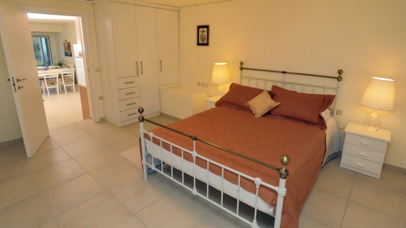  Bedroom 1(Single Bed)  -  Luxury Apartment close to the sea  - Gallery -  1