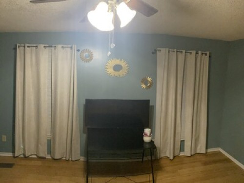 Cozy master bedroom i