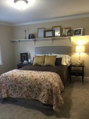 Comfy Queen Bed in Lovely Room - Gallery - 7