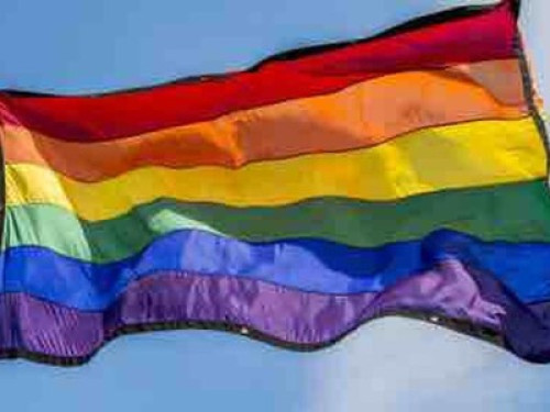 Comfy Queen Bed in Lovely Room