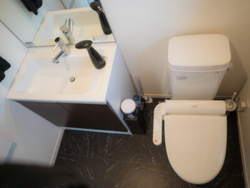 Tokyo Stay: Calligraphy & Rita  - Gallery - 6