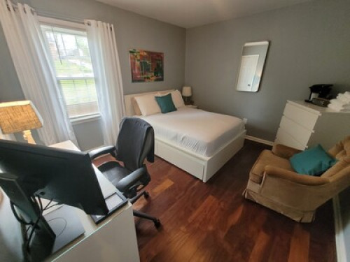 Clean & Cozy Near Downtown Raleigh - Gallery - 14