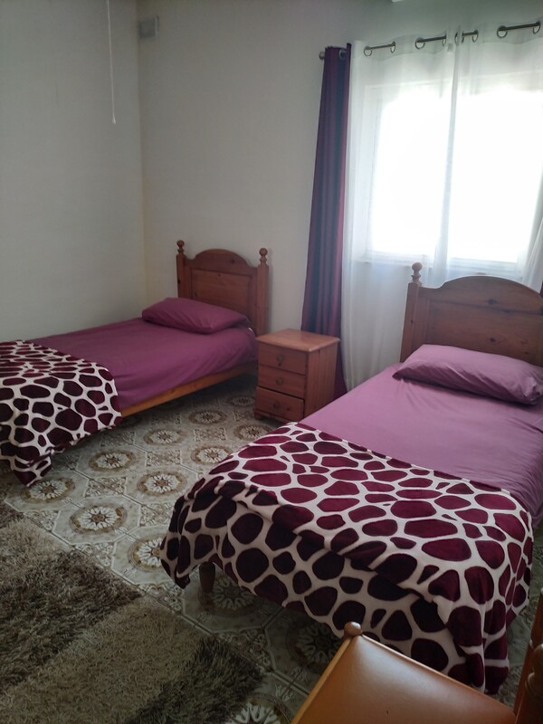 Pine Purple Shared Twin Room(Full Room) - Spacious central terraced house - Gallery - 1