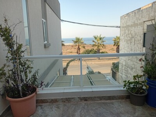 Pembroke seafront comfy apartment