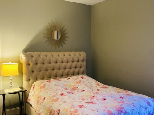 Cozy Private bedroom  - Gallery - 9