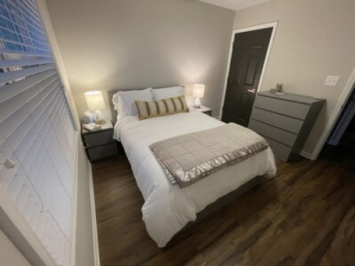 New & Private Fully Furnished 1B/1B - Gallery - 7