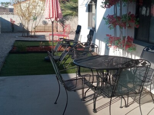 Cozy Cottage  in Sin City - Gallery - 11