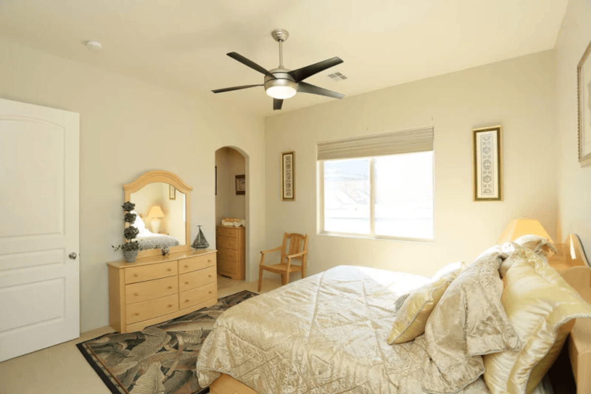ROMAN SUITE With King Size Bed(Single Bed) - 1