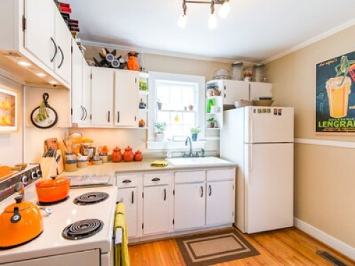 Quaint Coral Room  - Gallery - 11