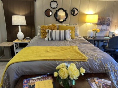 Quaint Coral Room 