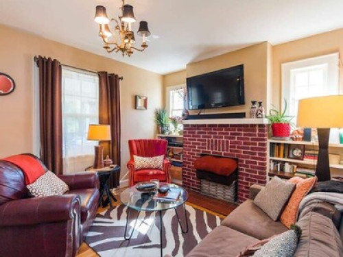 Quaint Coral Room  - Gallery - 9