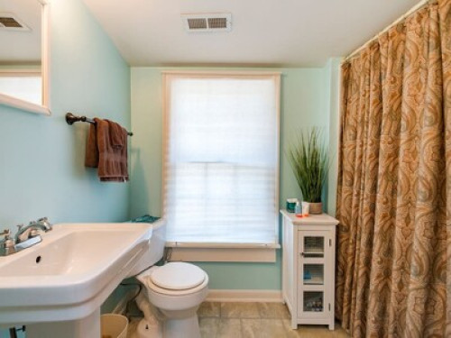 Quaint Coral Room  - Gallery - 7