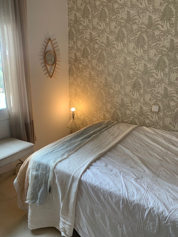  Bedroom 1(Full Room)  -  Sunny Room + Private Bath by Pool   - Gallery -  1