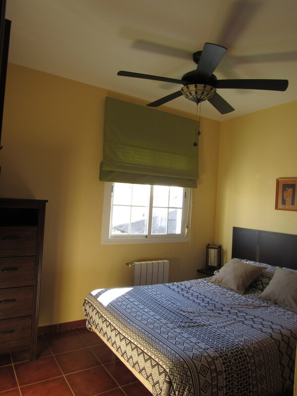  Segunda Habitación(Single Bed)  -  Casa pareada con gran zona exterior  - Gallery -  1