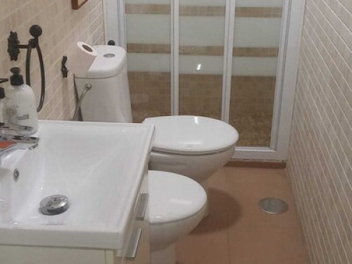 Oceanfront room and private bathroom