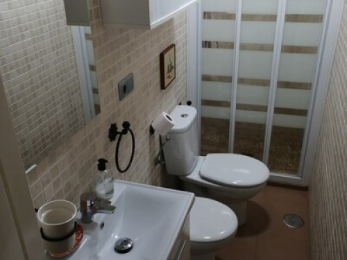 Oceanfront room and private bathroom