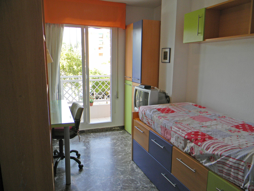  Sunny Cosy Room With Balcony(Full Room)  -  Friendly family in Center Granada  - Gallery -  1