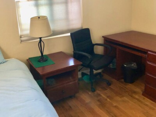 Furnished Room in quiet home 