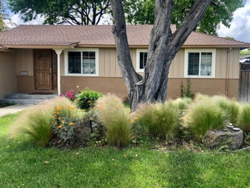 Furnished Room in quiet home 