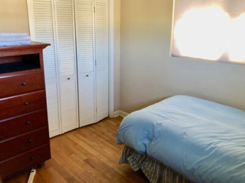 Furnished Room in quiet home 