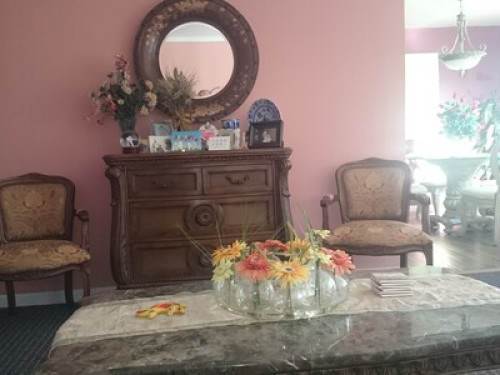 Beautiful quiet home near downtown