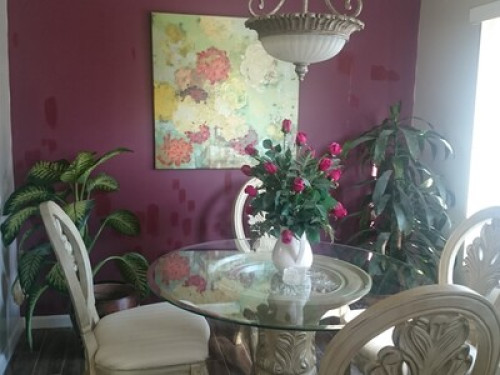 Beautiful quiet home near downtown