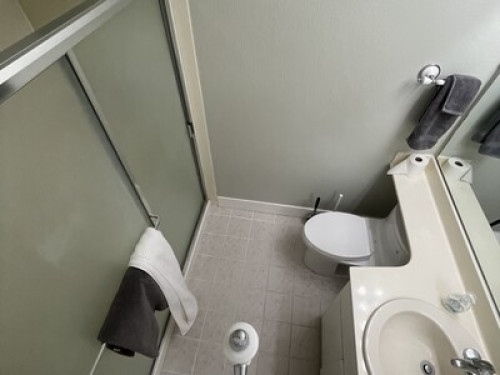 Professional Share in Quiet Place  - Gallery -  5