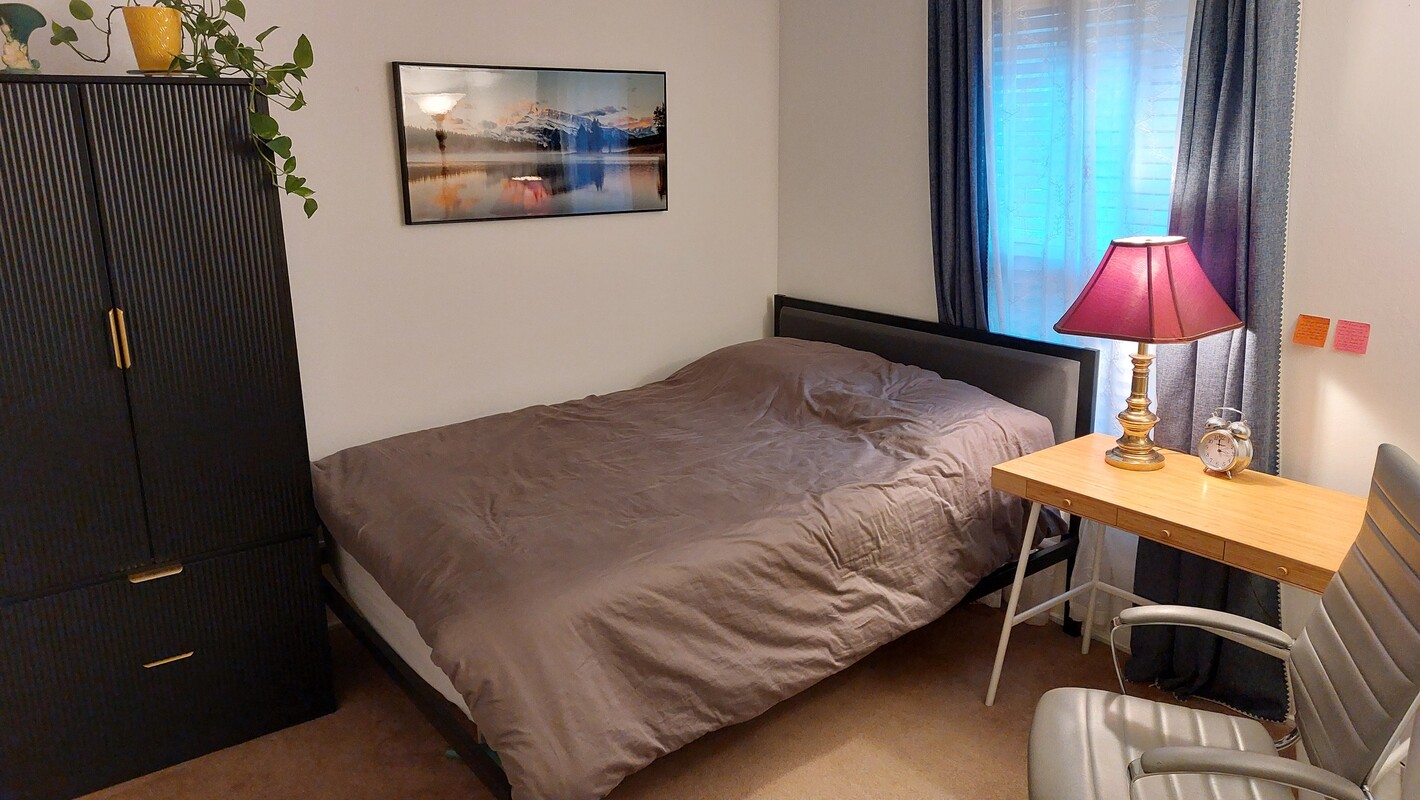 Downstairs Room(Full Room) - Cozy Town House - Gallery - 1