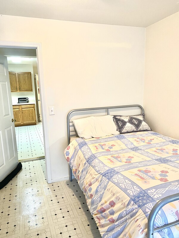  Furnished Room(Full Room)  -  Loves watching movies San Francisco  - Gallery -  1