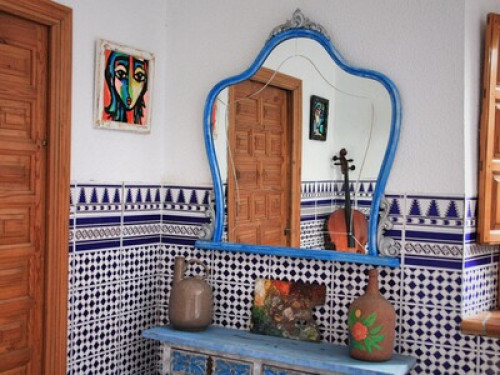 Beautiful Room in Typical House! - Gallery - 35