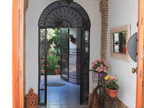 Beautiful Room in Typical House! - Gallery - 38