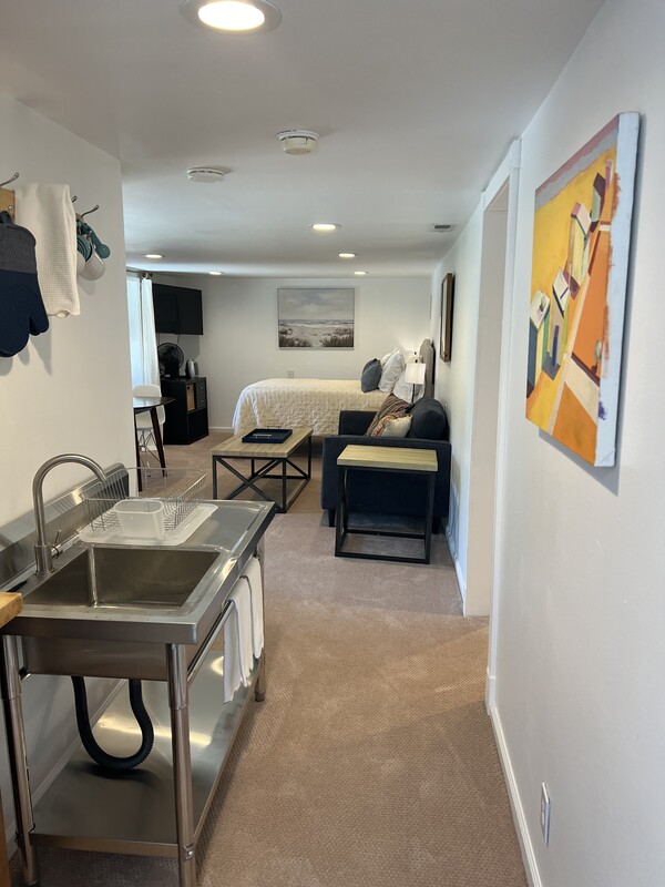 Sunny, Private Entry Studio(Full Room) - 1