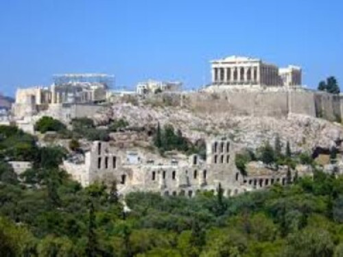 Traditional Greek family loves sea!