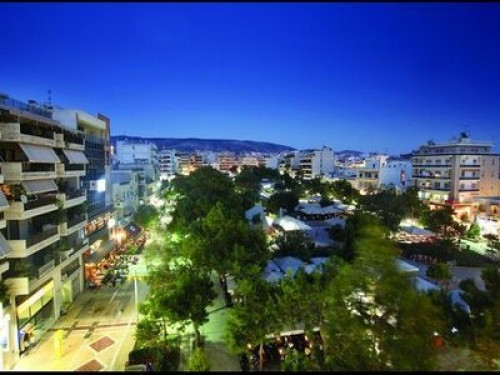 Traditional Greek family loves sea!