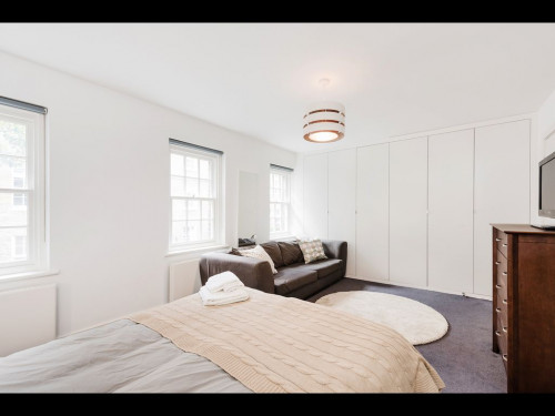 Shorts Gardens, London - Gallery - 24