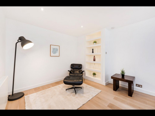 Shorts Gardens, London - Gallery - 36