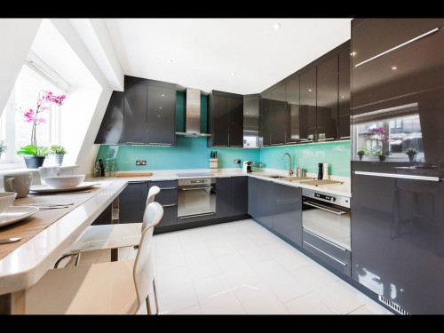 Shorts Gardens, London - Gallery - 30