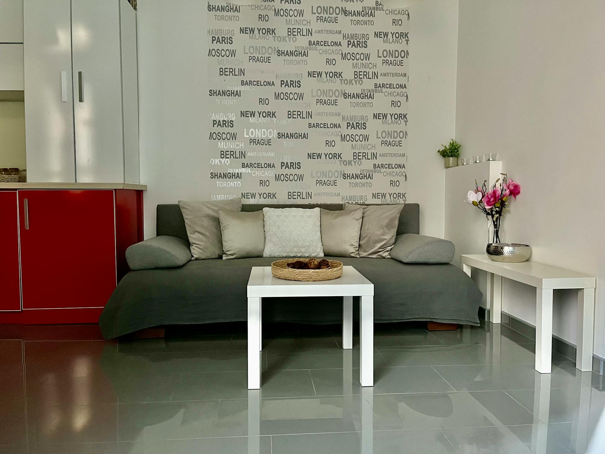  Entire Place  -  Shorts Gardens, London  - Gallery -  1