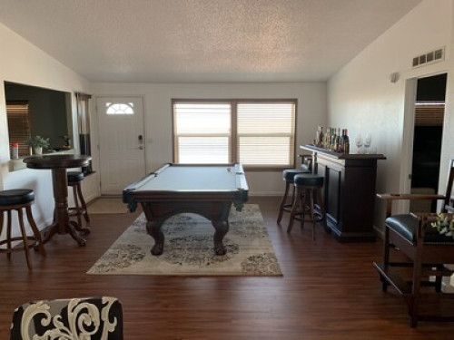 Entertainment Home - Gallery - 9