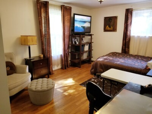 Guest Room 3 mi to the White House - Gallery - 23