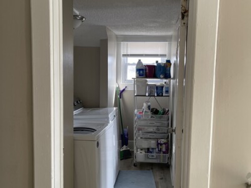 Comfortable Room in Gray House 