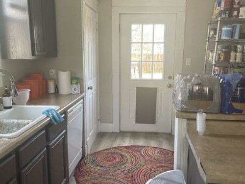 Comfortable Room in Gray House 