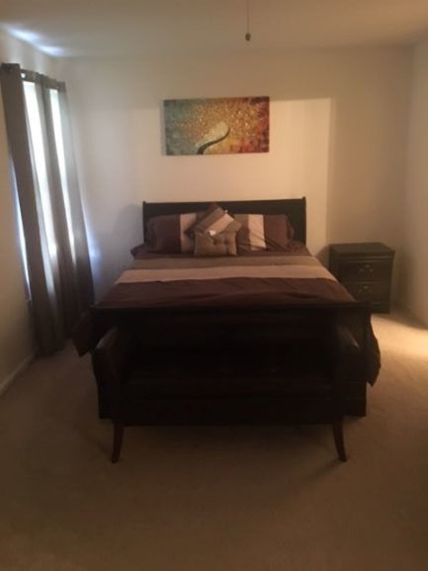  Master Bedroom(Single Bed)  -  Master Bedroom/Private Bath  - Gallery -  1