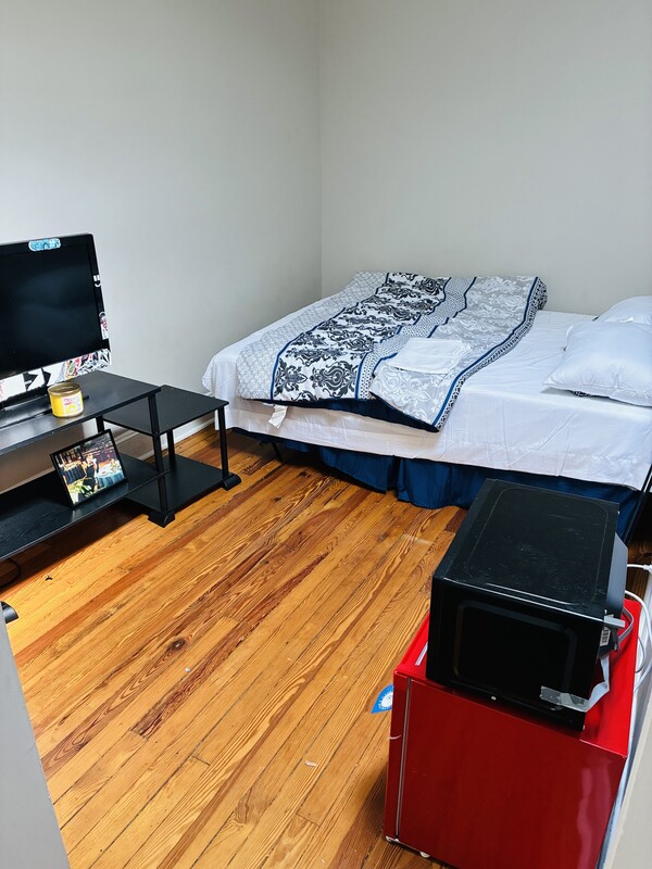 Private FULL Bedroom(Full Room) - 1